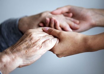 پرستار حامی بیماران