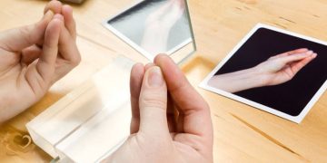 آینه درمانی